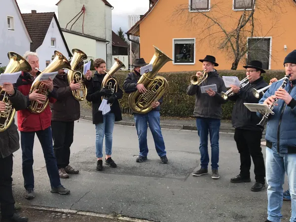 Weihnachten 2018 – Musizieren an einer Station